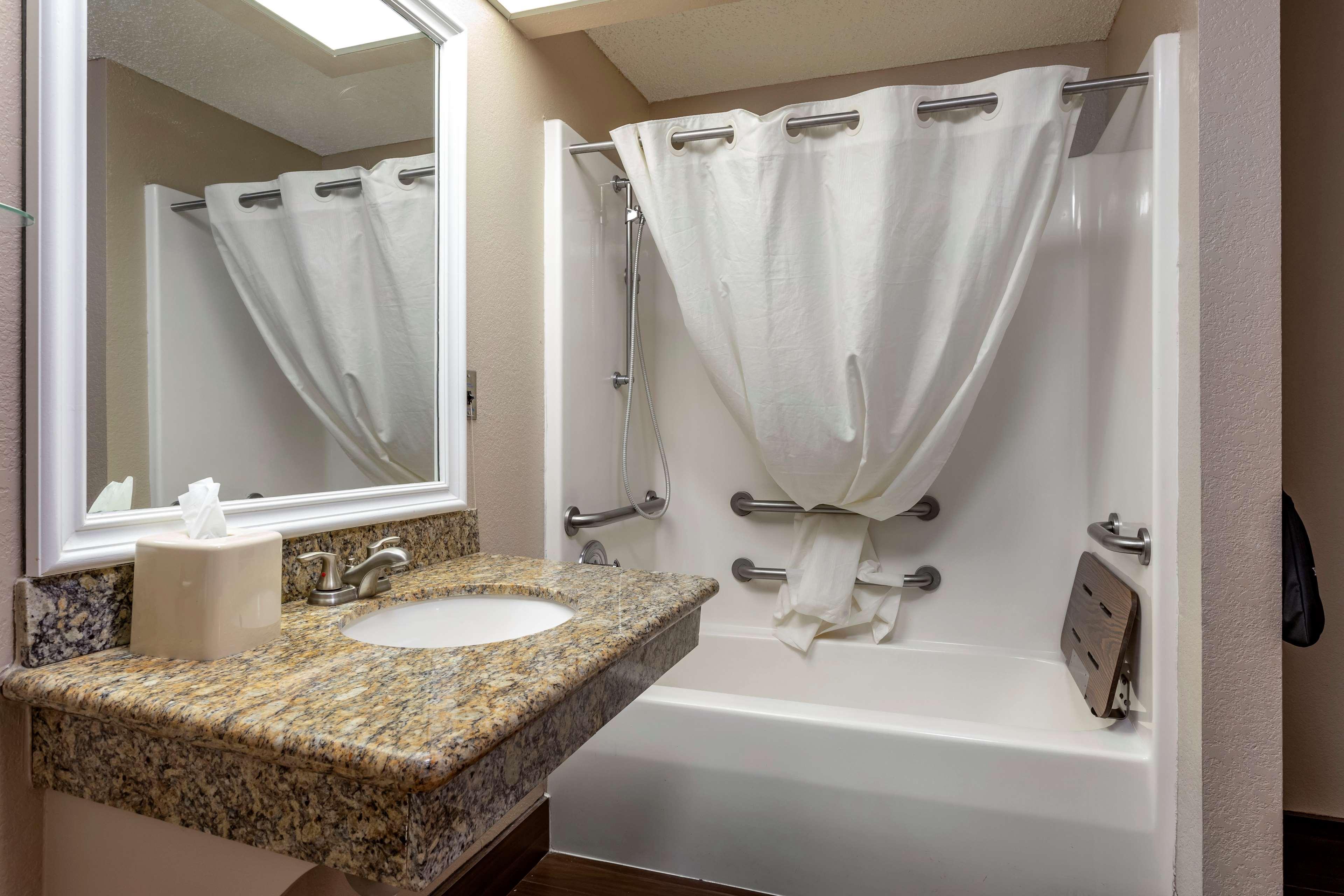 Inn At Coushatta Kinder Bagian luar foto
