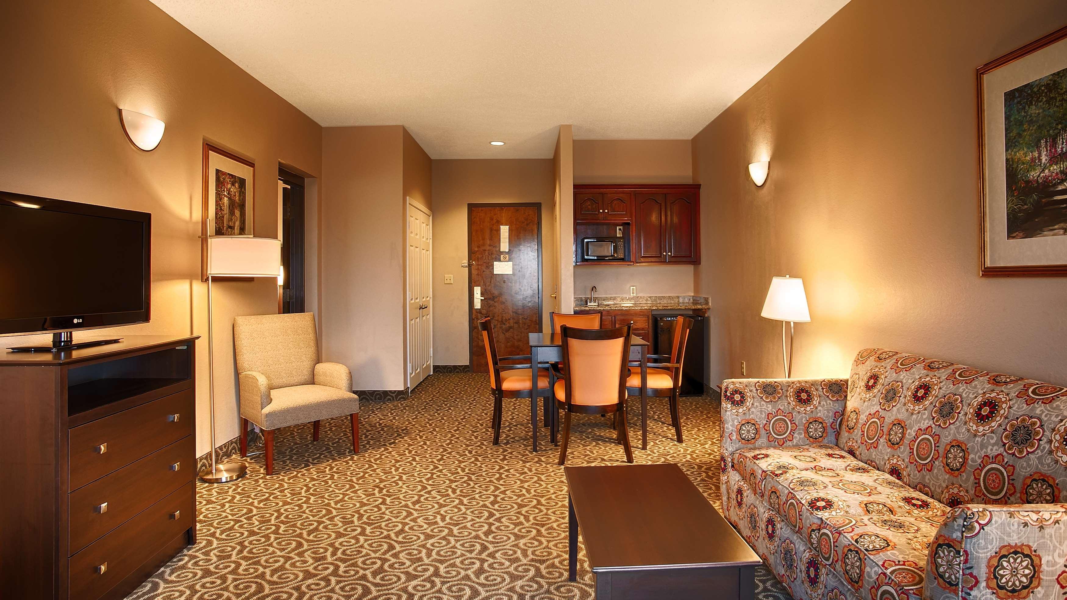Inn At Coushatta Kinder Bagian luar foto