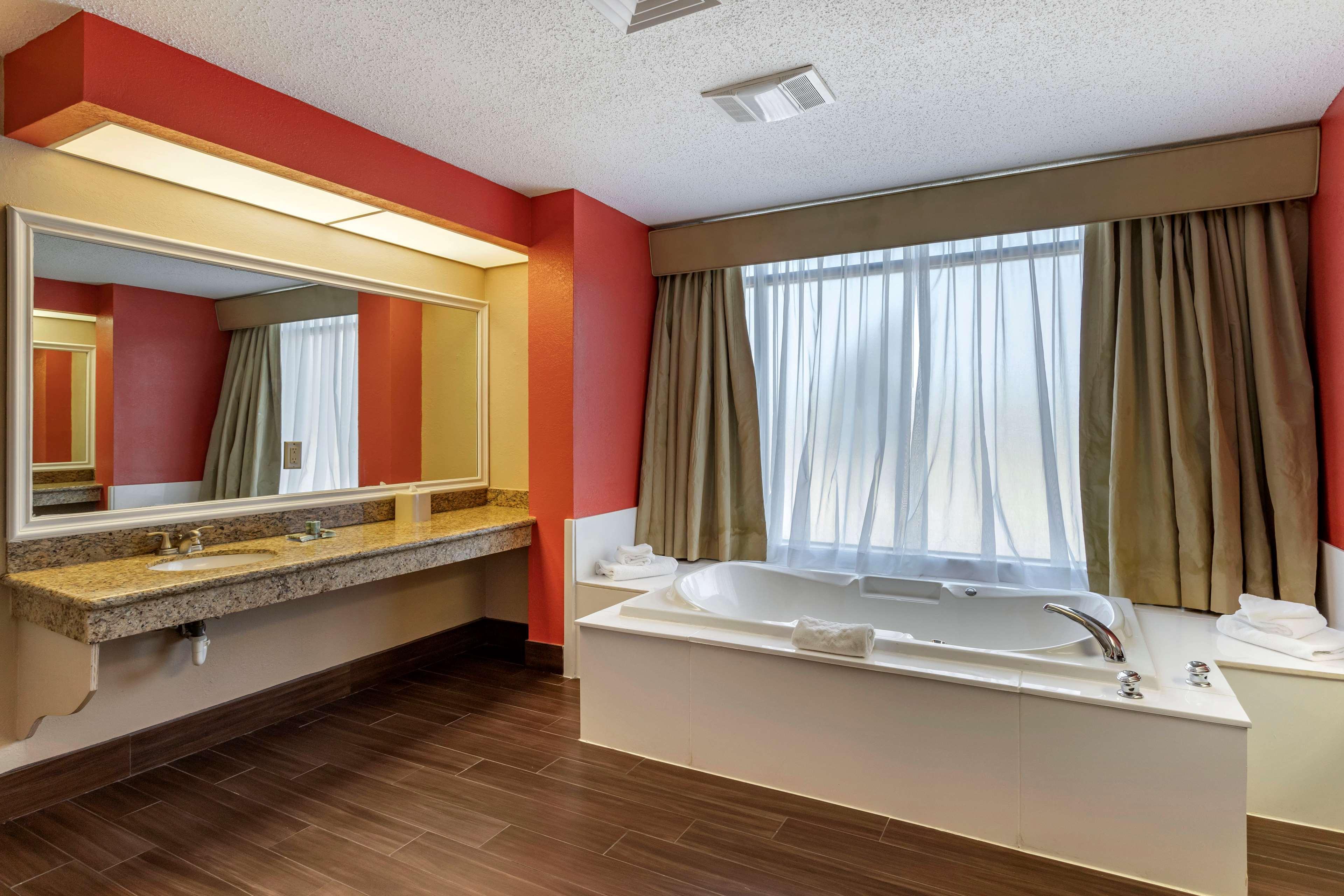 Inn At Coushatta Kinder Bagian luar foto