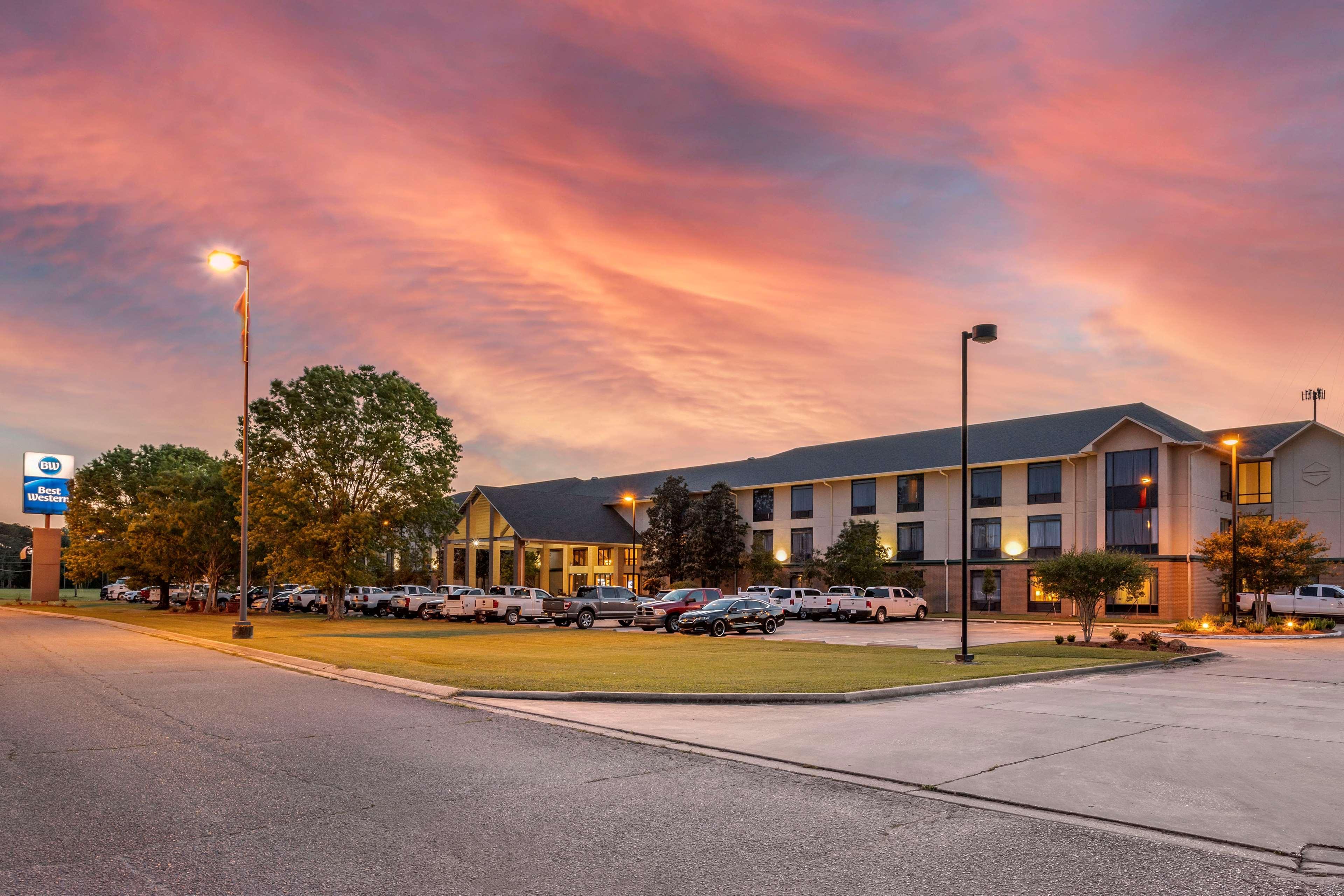 Inn At Coushatta Kinder Bagian luar foto